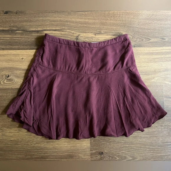🔥4/$20 Sunday Best Zelda Mini Skirt in Burgundy - Picture 2 of 9